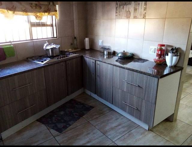 4 BEDROOM HOUSE FOR SALE IN LADYBRAND